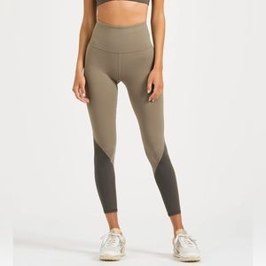 Vuori Women’s Colorblock Studio Legging XS